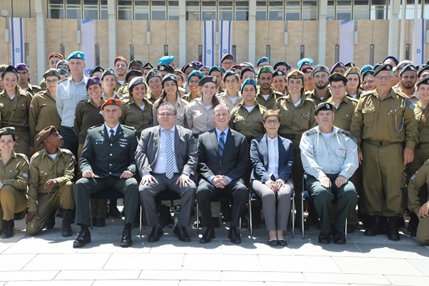 הבקשה החריגה של יו"ר הכנסת מהחיילים המצטיינים
