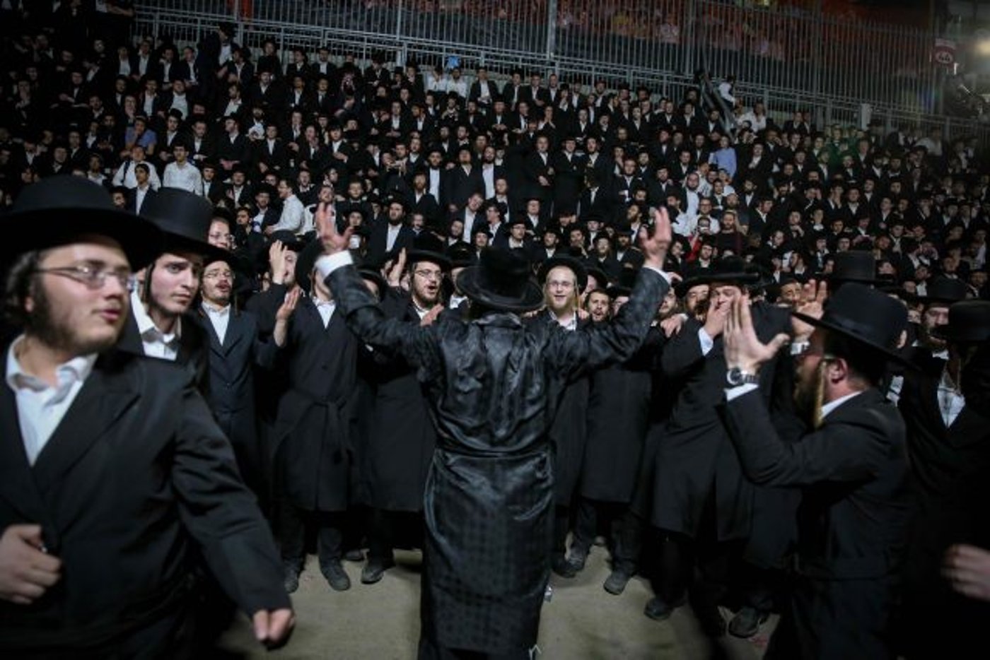 ל"ג שמח: אלפים חוגגים במירון• צפו בגלריה