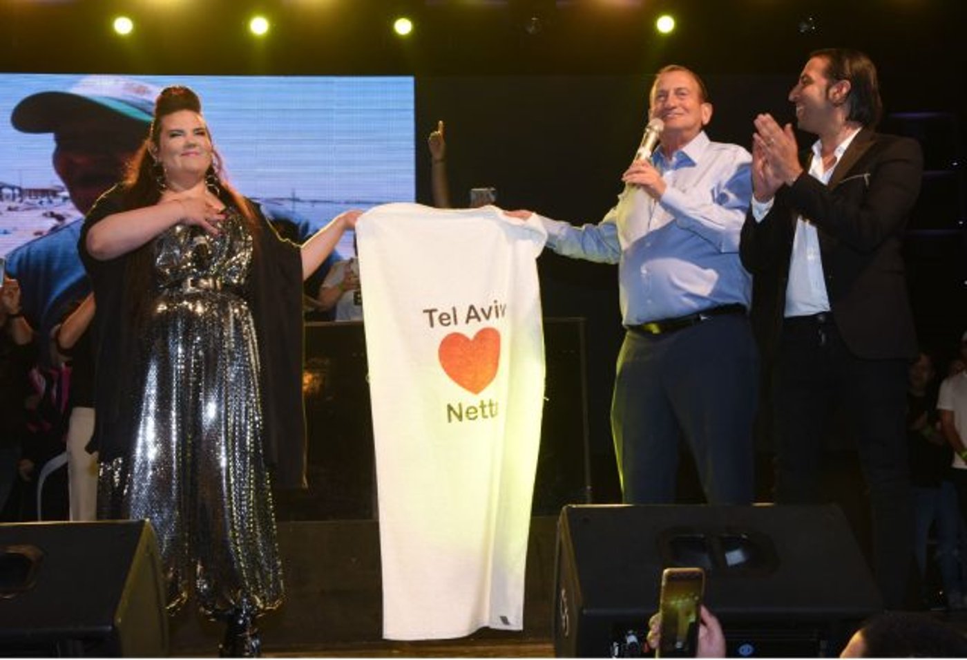 אחדות בכיכר: רבבות הגיעו לחגוג ניצחון עם נטע ברזילי