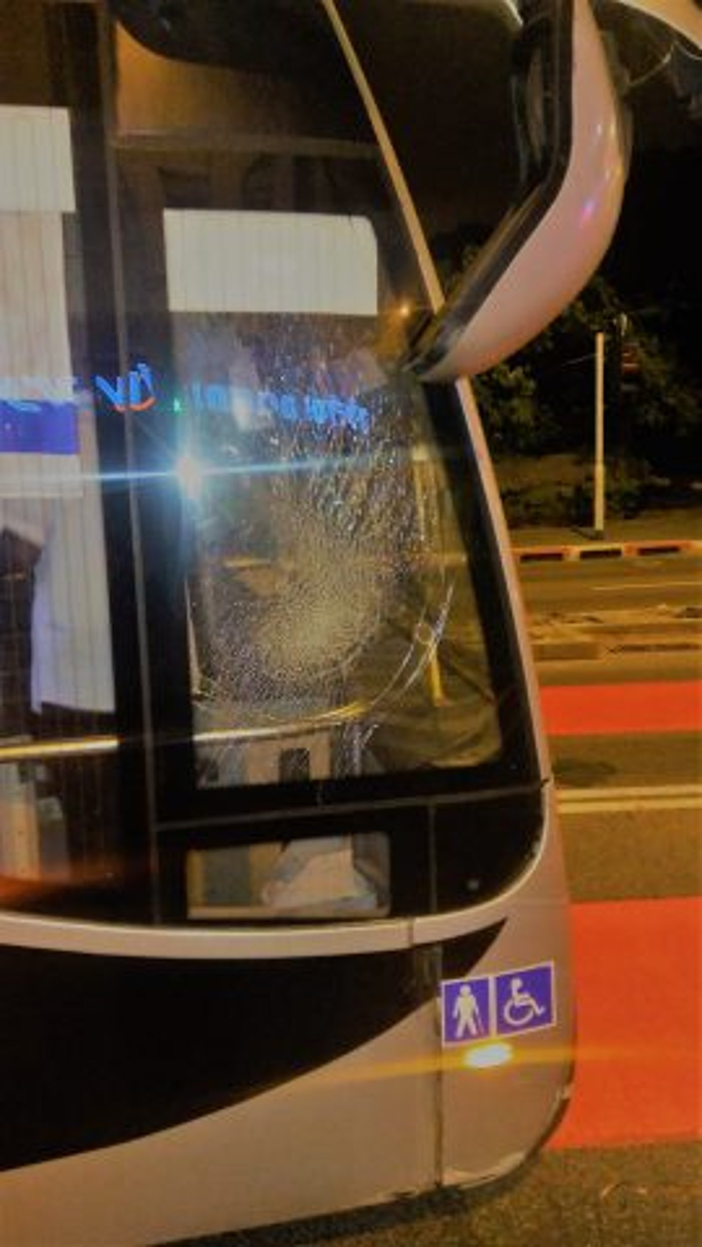 ערבים תקפו יהודי במטרונית בחיפה; נזק נגרם לשמשה