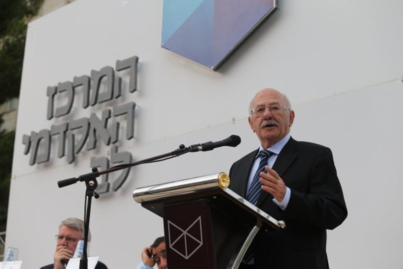 יו"ר הספרייה הלאומית דוד בלומברג (אבי חיון)