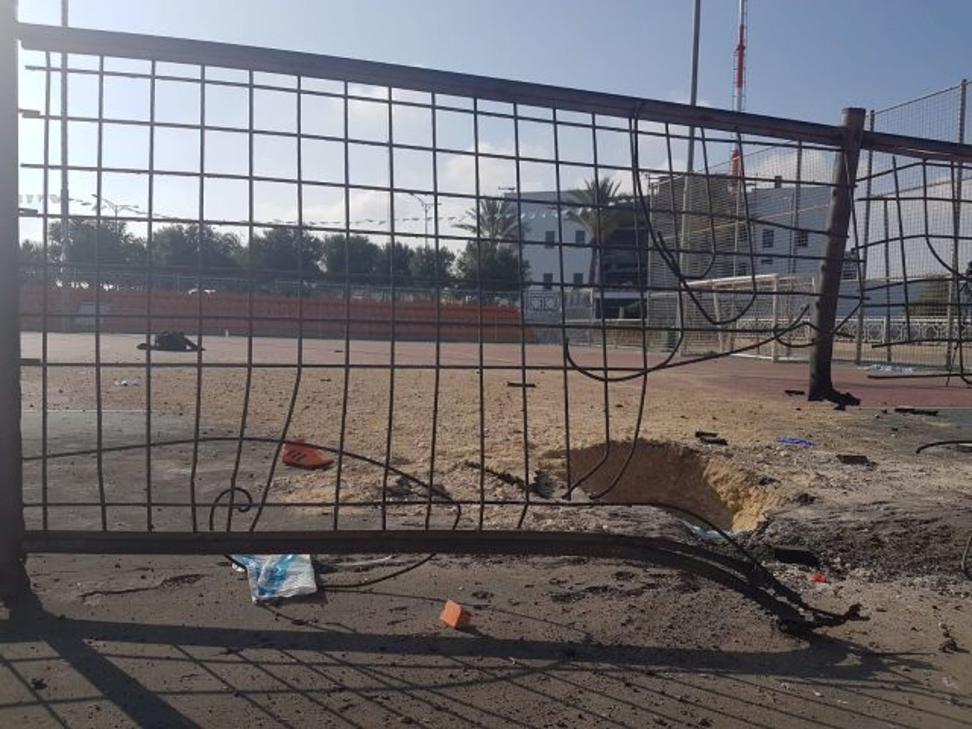 פגיעה ישירה בבית באשכול; נפילות במגרש בנתיבות