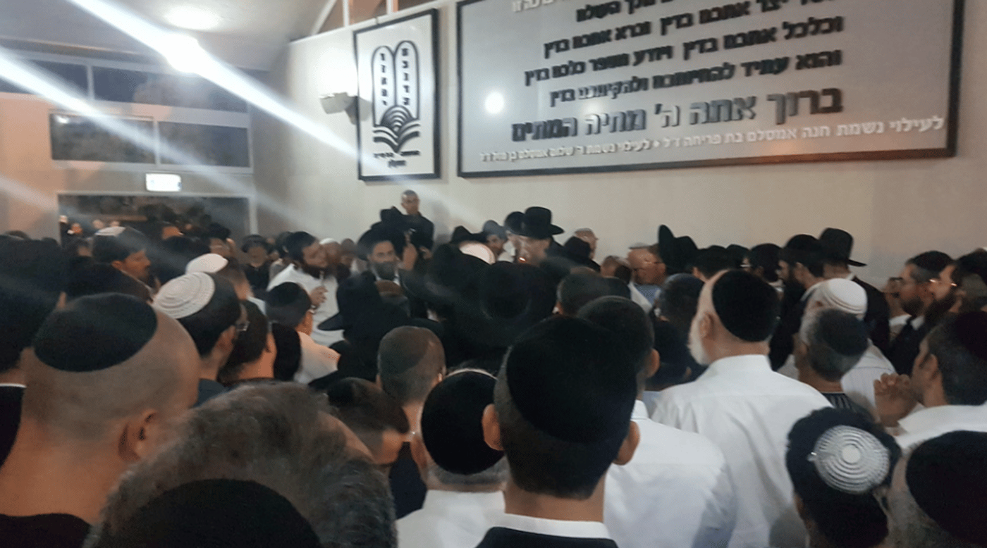 אלפים ליוו למנוחות את בתו של ראש הישיבה. תיעוד
