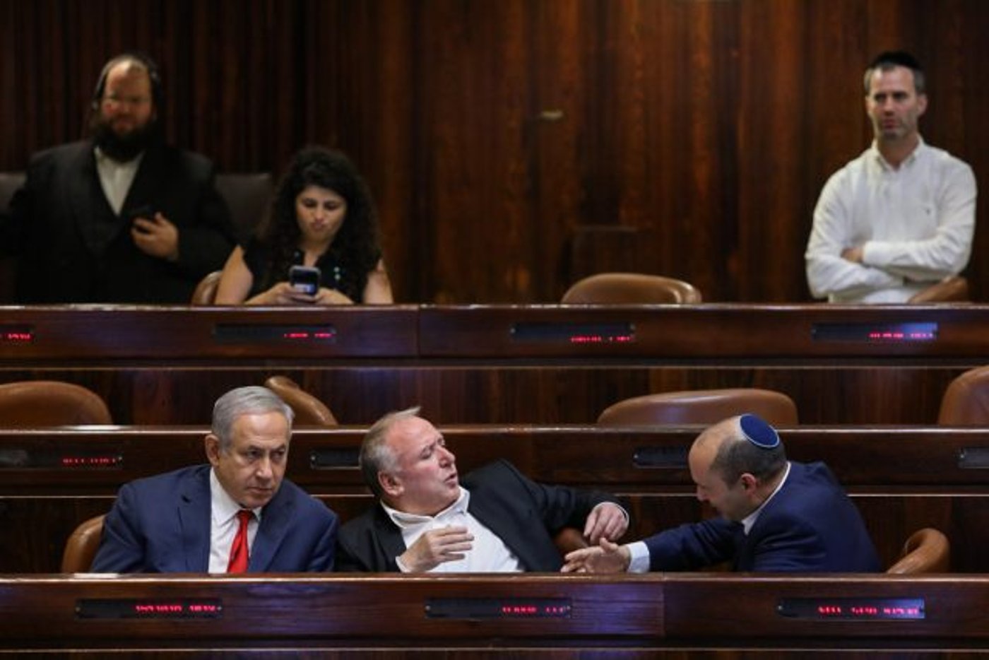 התייעצויות אחרונות. בנט, אמסלם ונתניהו הלילה