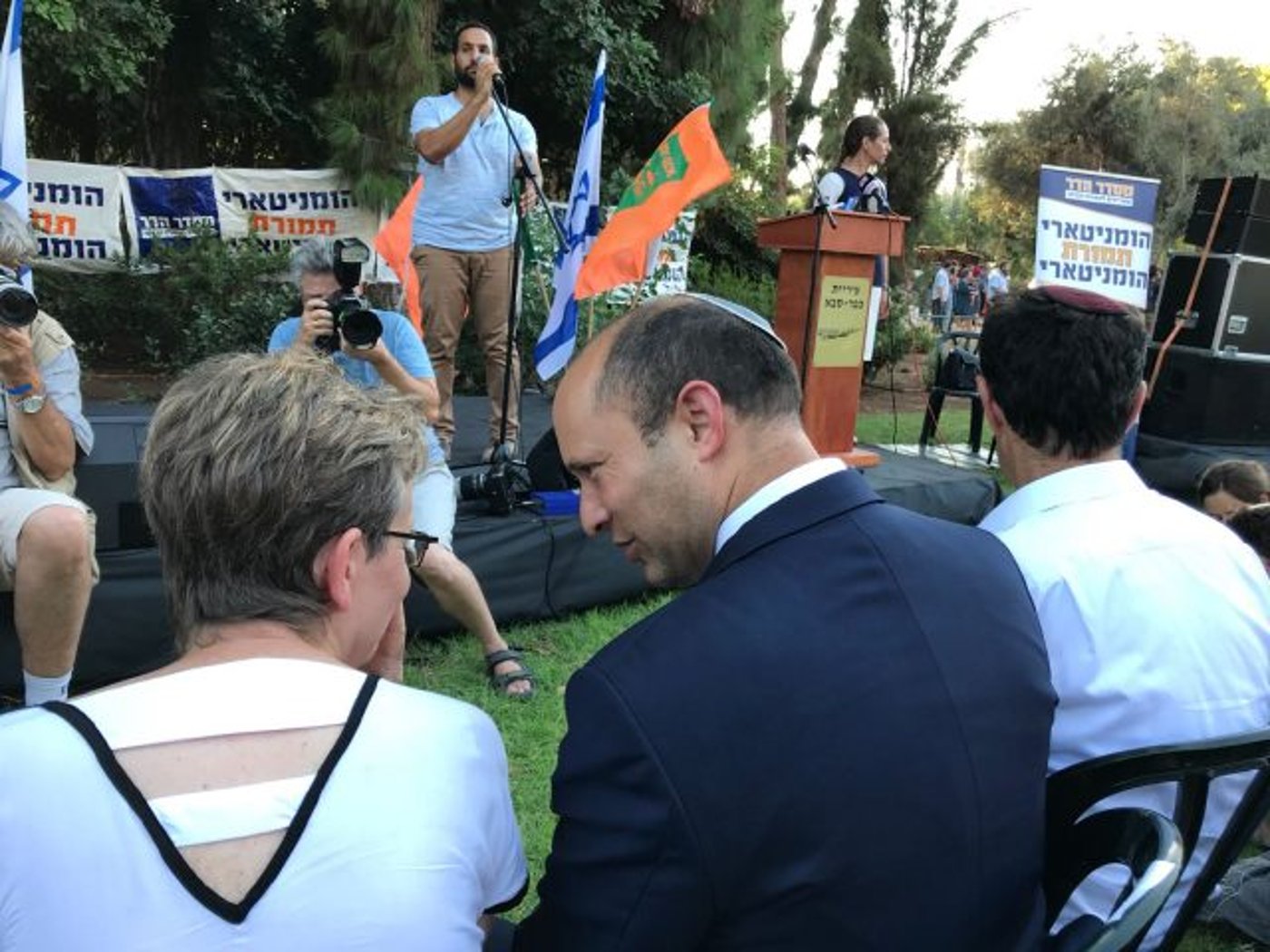 עם לאה ושמחה גולדין