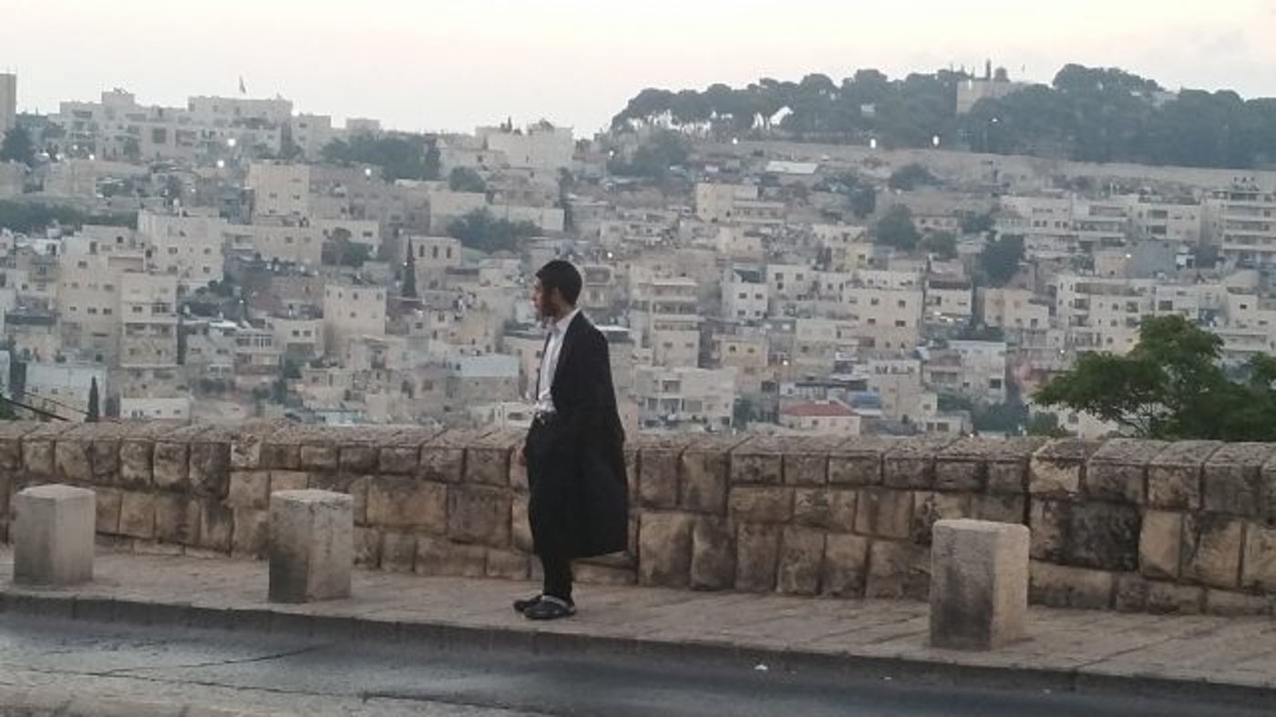 השחר מפציעה בעיר העתיקה
