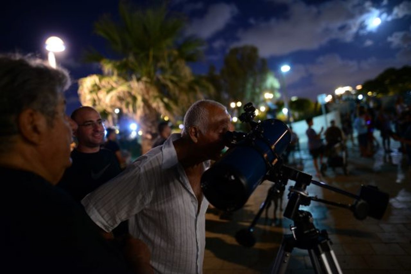למקרה שפספסתם: ליקוי הירח הנדיר של המאה• צפו