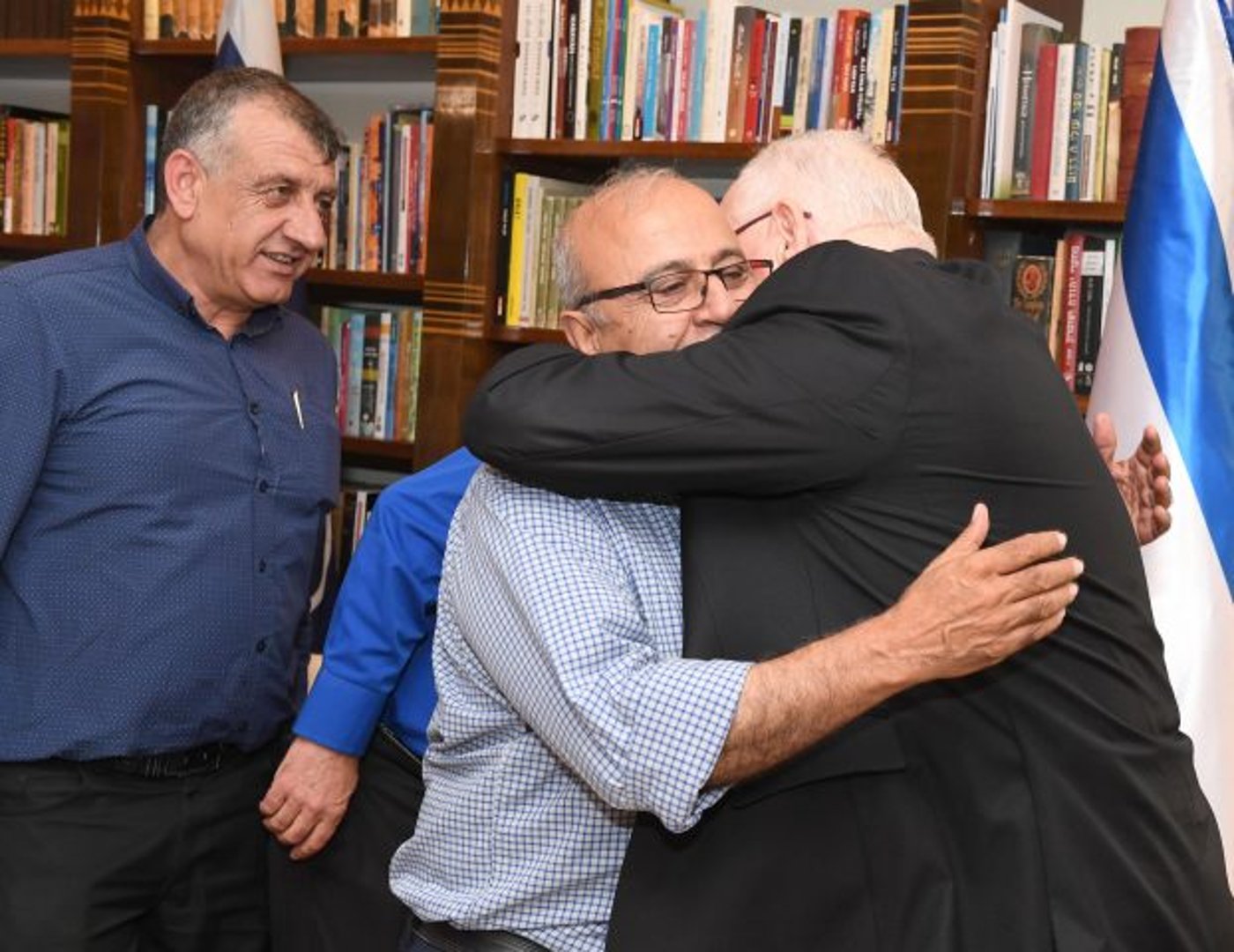שווים חוקית
