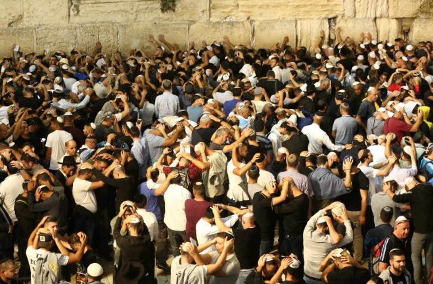 גלריית ענק: עשרות אלפים באירוע הסליחות בכותל