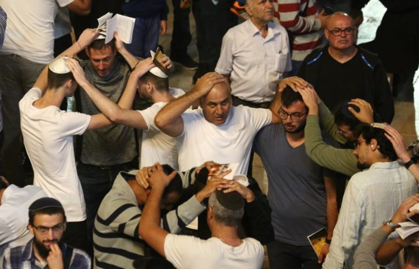 גלריית ענק: עשרות אלפים באירוע הסליחות בכותל