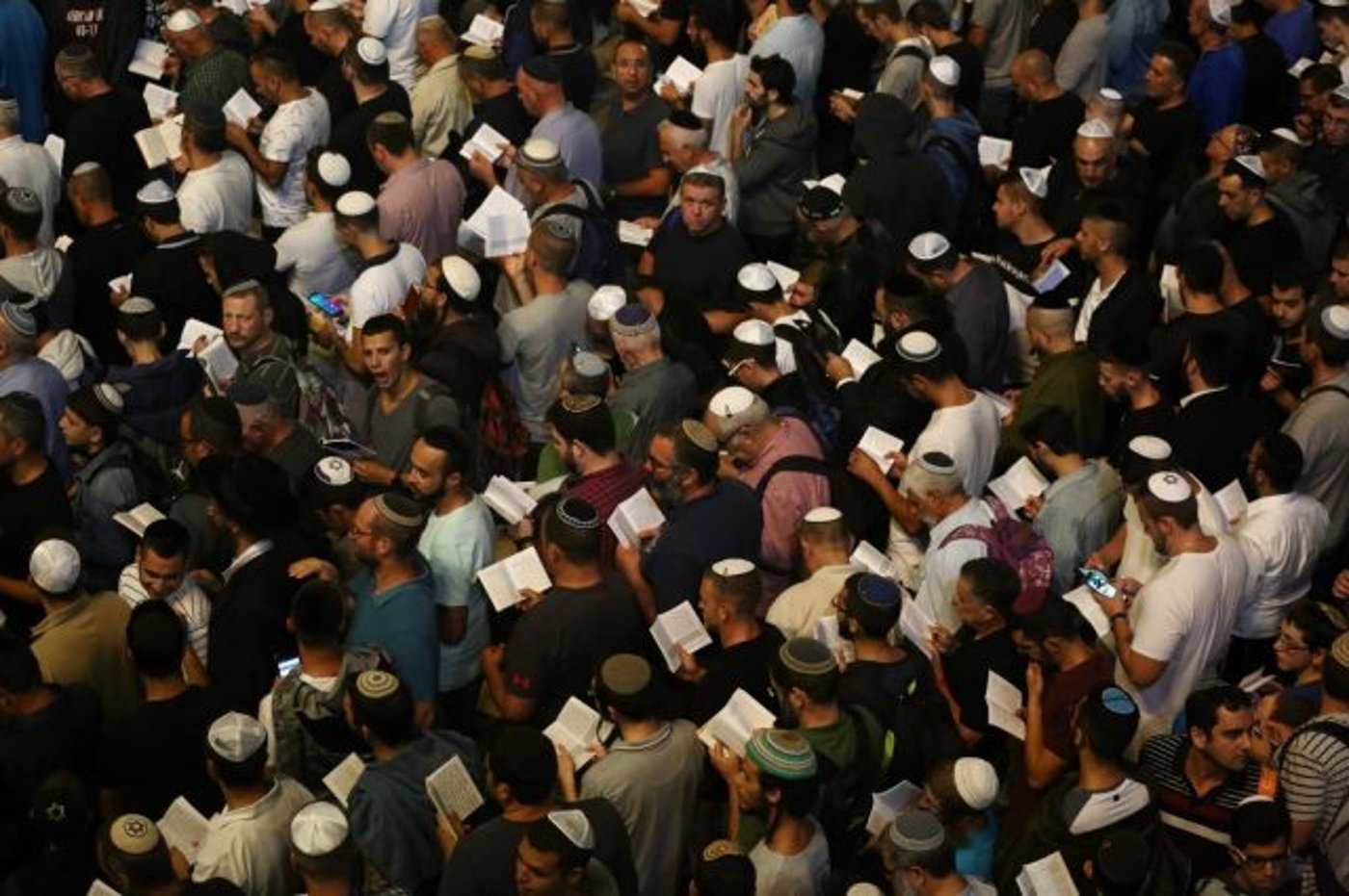 גלריית ענק: עשרות אלפים באירוע הסליחות בכותל