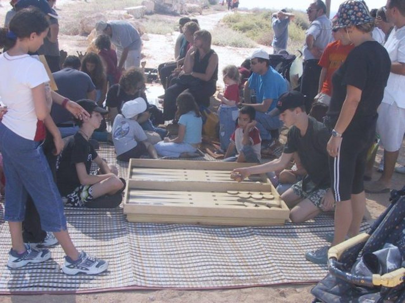 משחקים באפולוניה