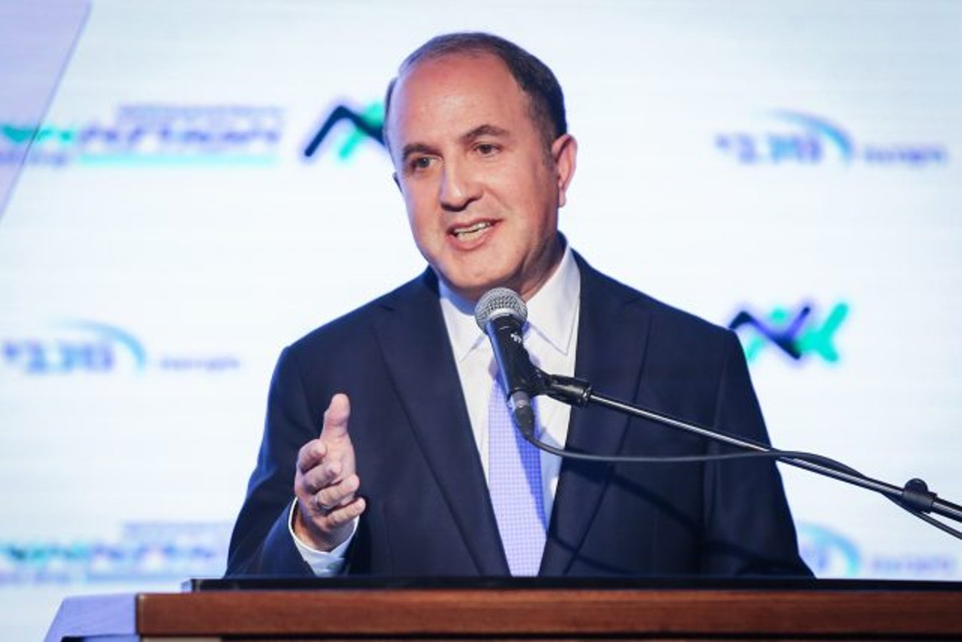 "לא ניתן את הנהגת העיר למסיתים וחסרי אחריות"