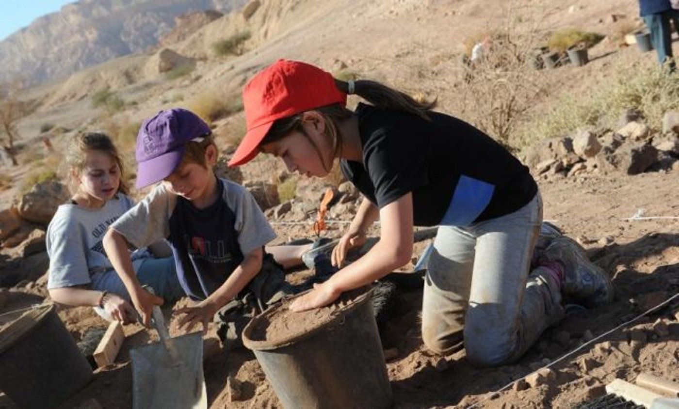 אינדיאנה ג'ונס ליום אחד. חפירות ארכאולוגיות לכל המשפחה בתמנע.