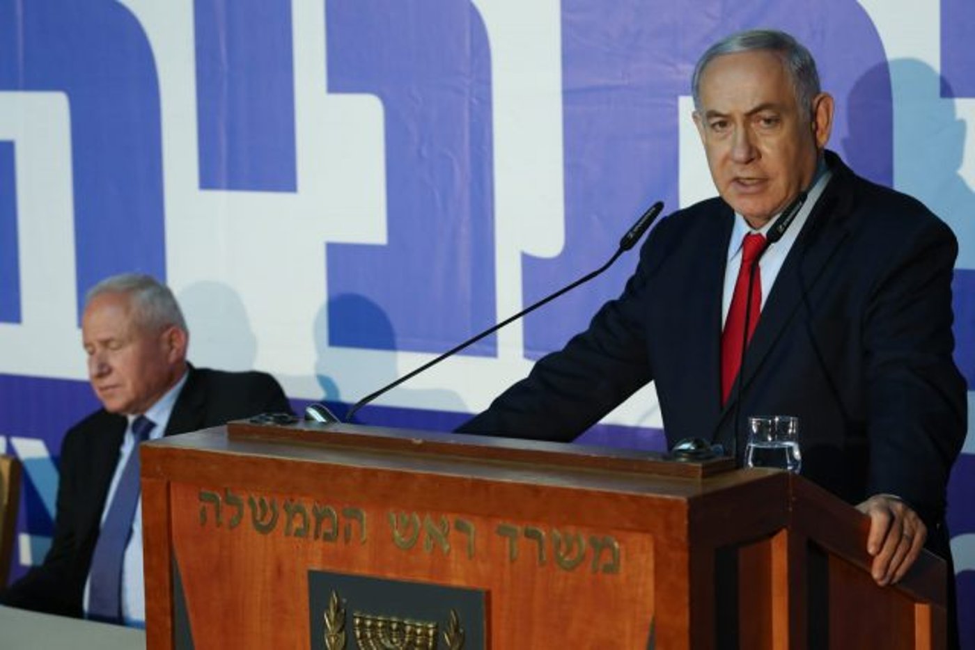 נתניהו לגנץ: "מה אתה מסתיר מאיתנו?"