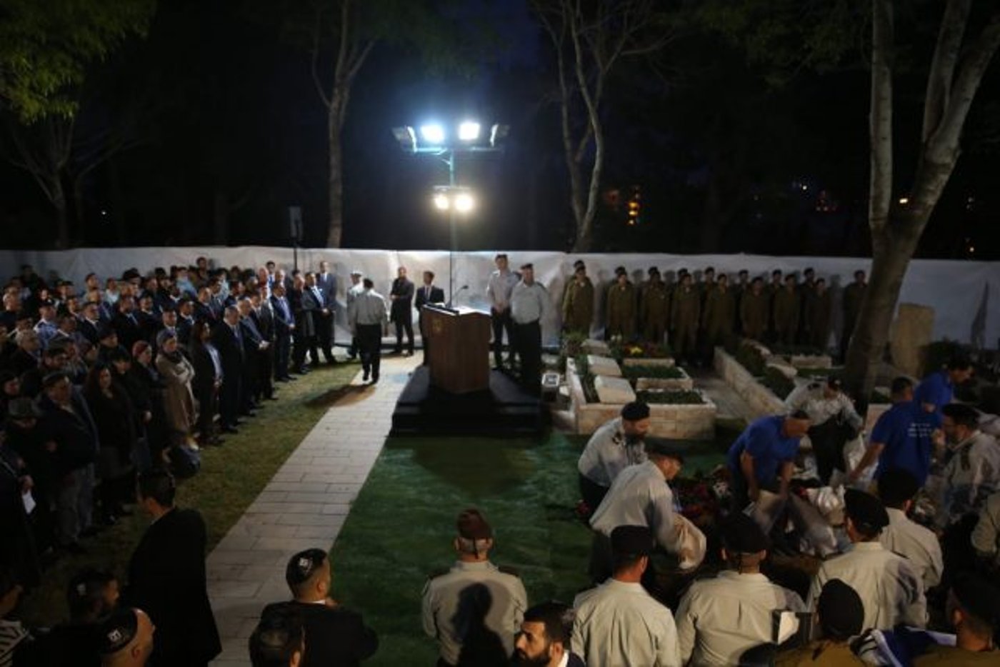 אחרי 37 שנה: זכריה באומל הובא למנוחות בקבר ישראל