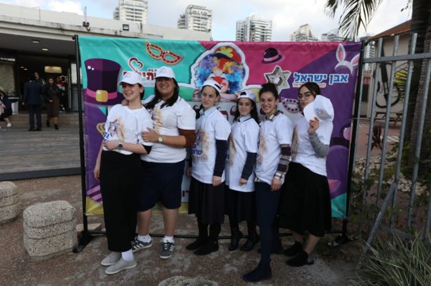 מרגש: עמותת 'אבן ישראל' משמחת את חניכות 'שתילים'
