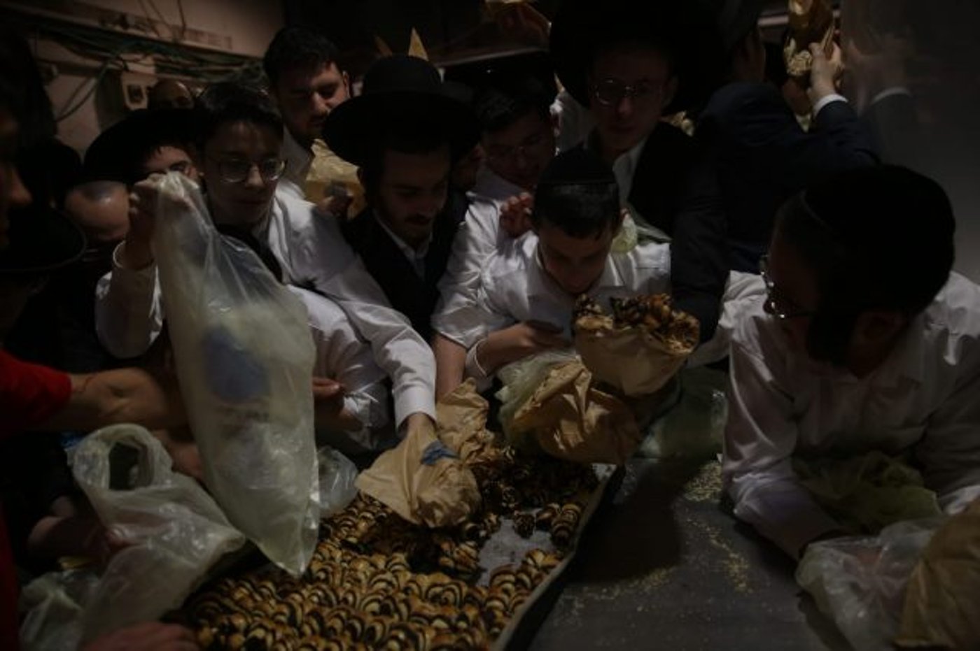 שבוע בלי לחם: עם ישראל נוהר לחמץ. גלריה