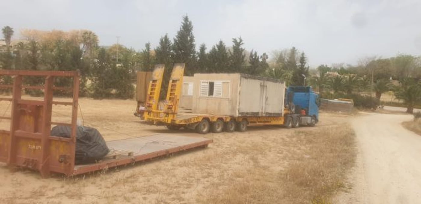 אוספות את המבנים לאכלוס