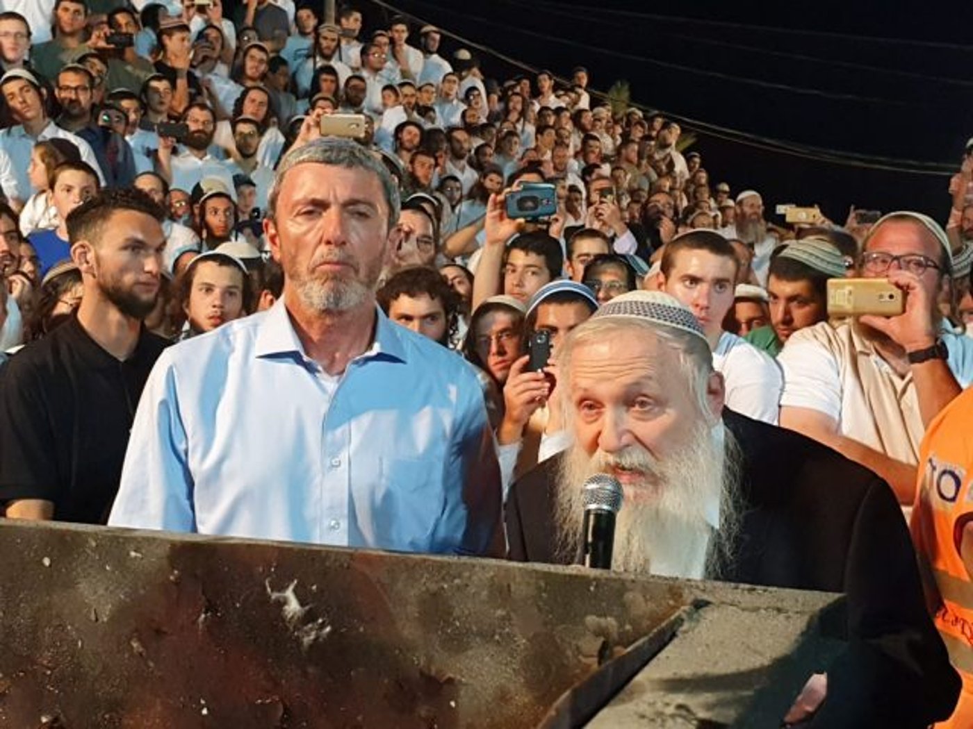 צפו: ההדלקה המסורתית של הציונות הדתית במירון