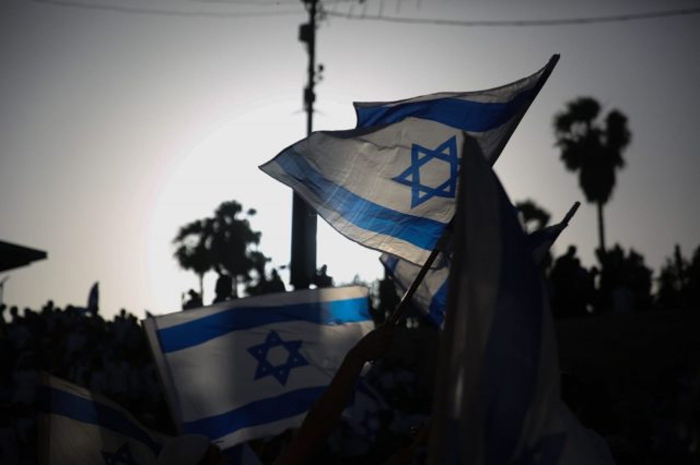 גלריית ענק: רבבות חגגו בריקוד הדגלים. תיעוד