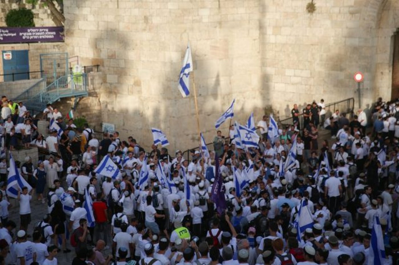 גלריית ענק: רבבות חגגו בריקוד הדגלים. תיעוד