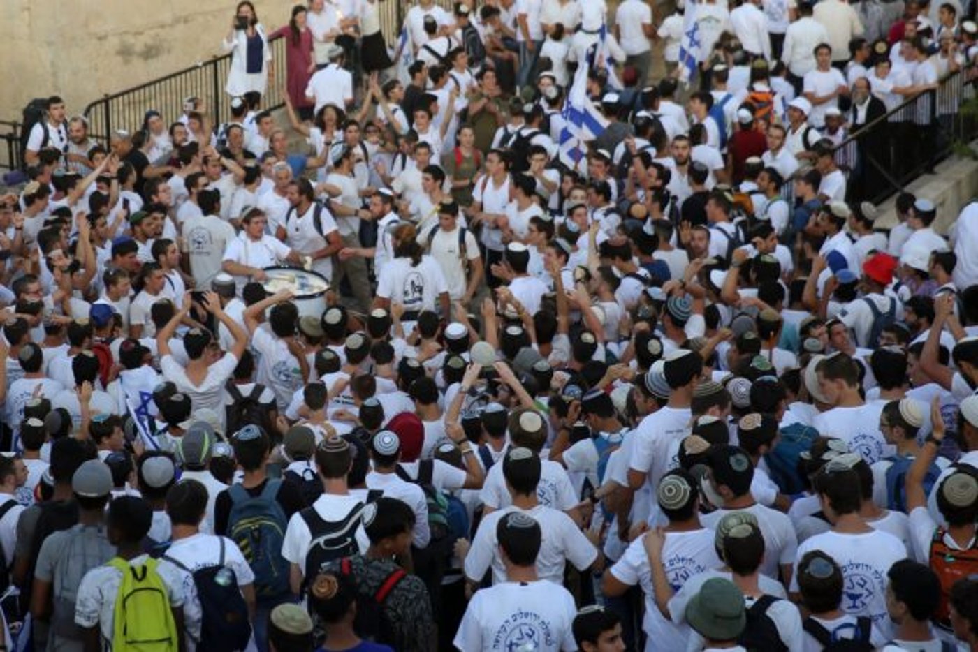 גלריית ענק: רבבות חגגו בריקוד הדגלים. תיעוד