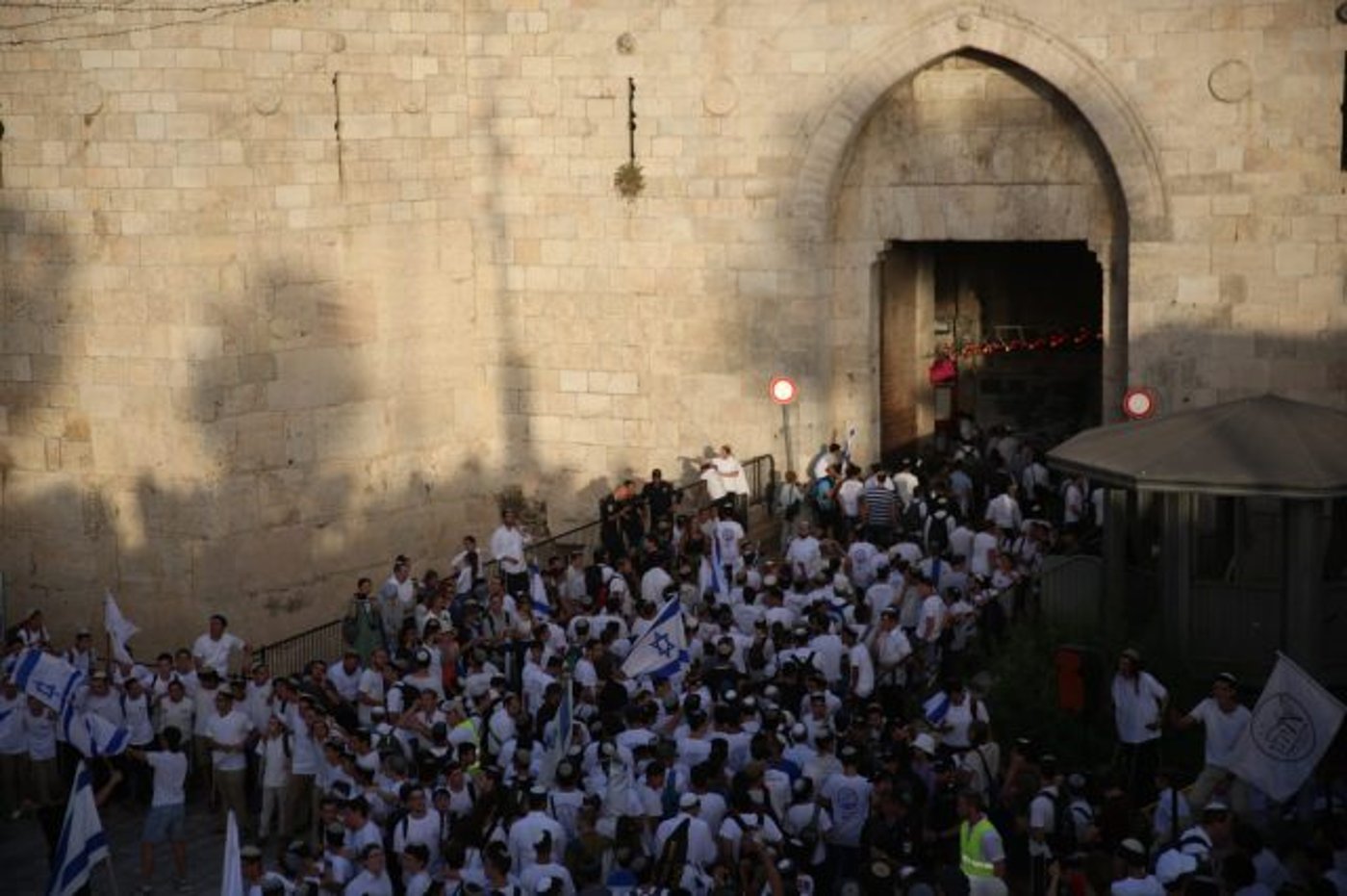 גלריית ענק: רבבות חגגו בריקוד הדגלים. תיעוד