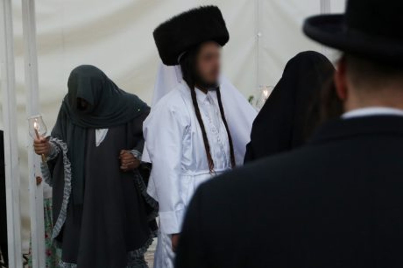 חתן בן 17, כלה בת 16: תיעוד מיוחד מחתונת הסתר