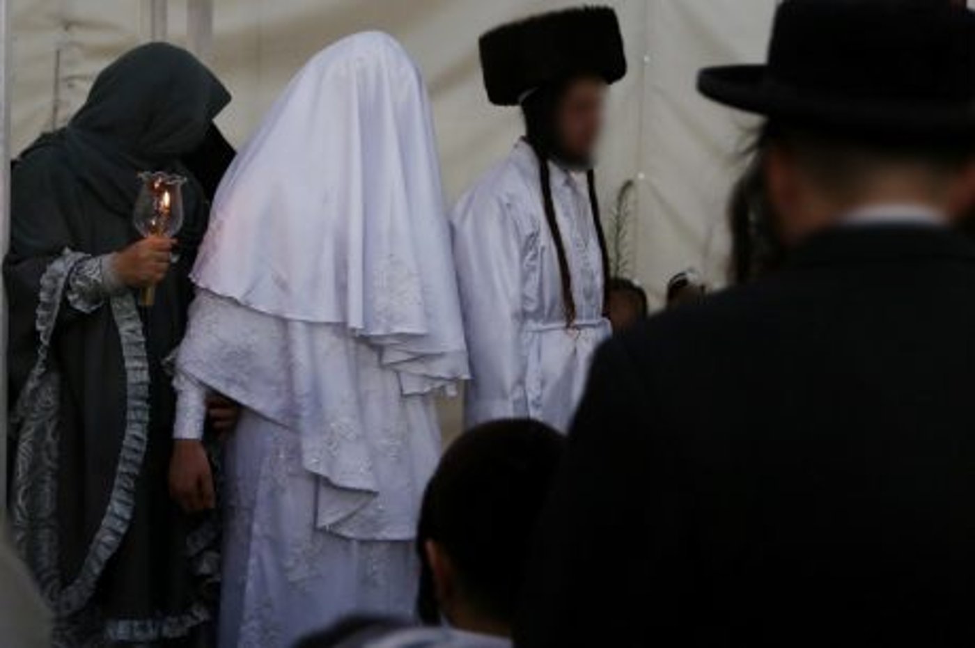 חתן בן 17, כלה בת 16: תיעוד מיוחד מחתונת הסתר