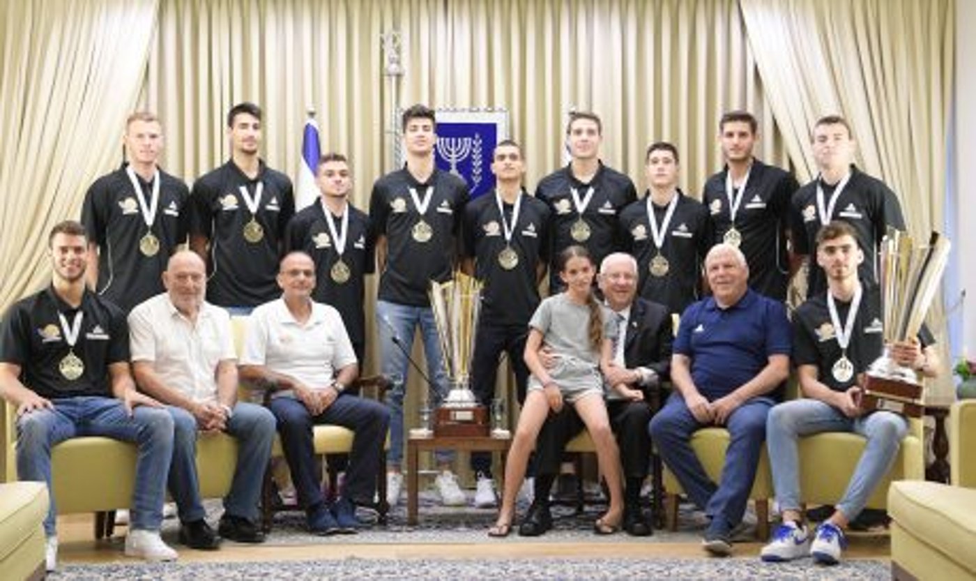 אלופי אירופה אצל הנשיא: "כמה גאווה הבאתם לנו"