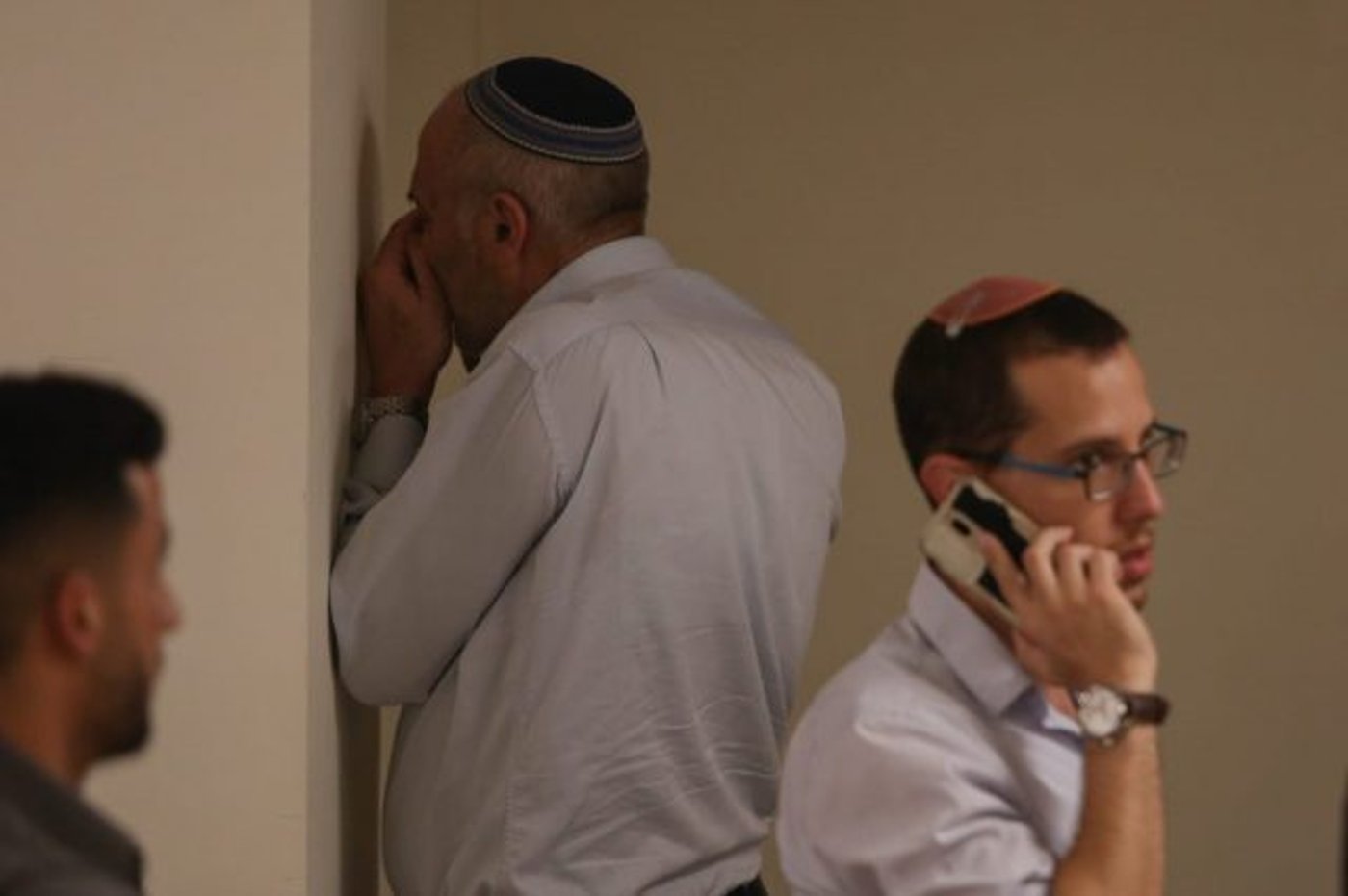טלפונים בהולים