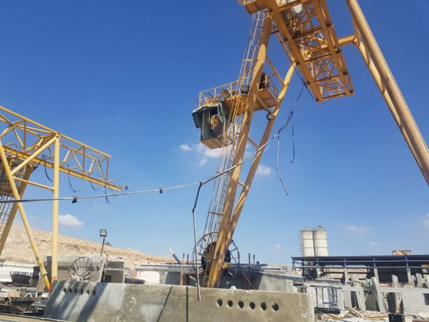 פועל בן 20 נהרג בתאונת עבודה במישור אדומים