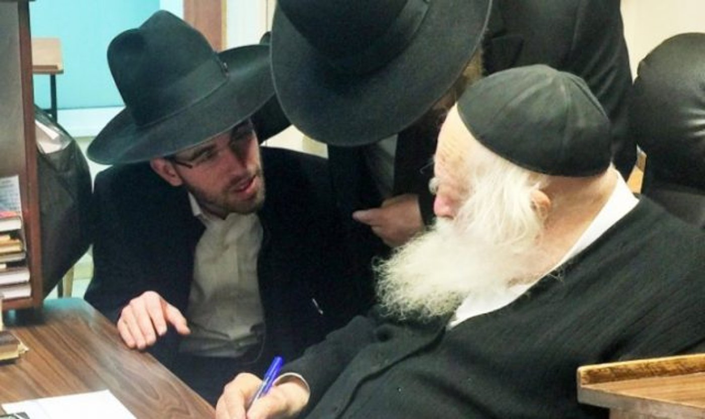 הרב בן פז ז"ל אצל הרב קנייבסקי