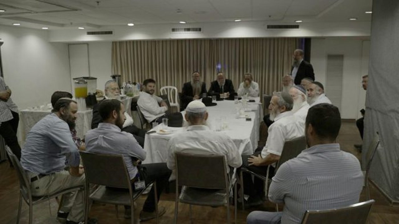 הרבנים החרד"לים התכנסו, והכריזו על תמיכה ב'ימינה'