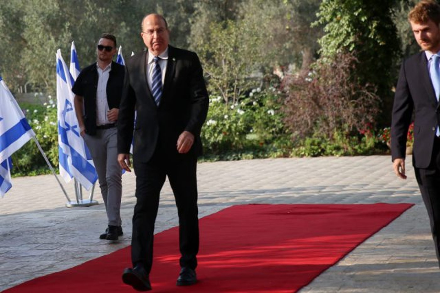 בוג יעלון מגיע לבית הנשיא