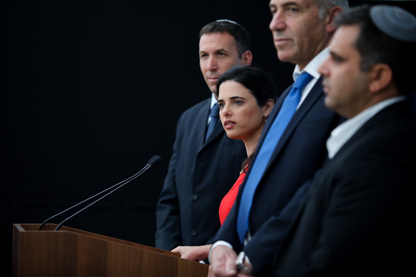 בנט: "יוצאים לאופוזיציה עם גב זקוף וראש מורם"