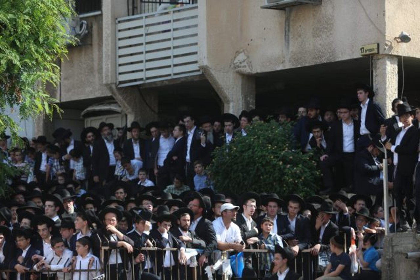 גלריה: רבבות בהלוויית הרב ניסים קרליץ זצ"ל