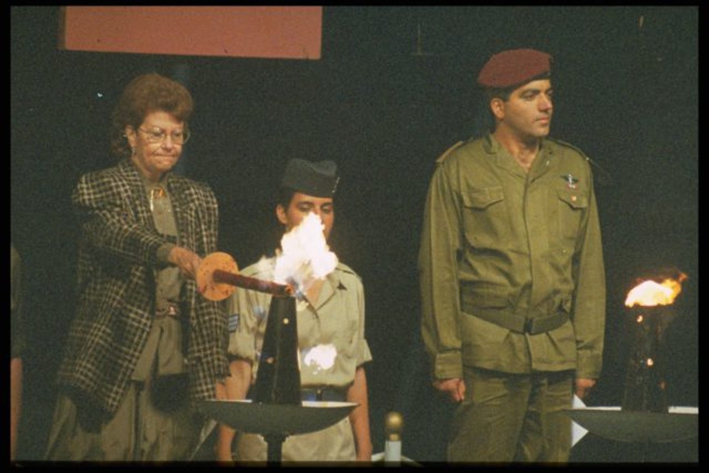 מרסל ניניו מדליקה משואה ביום העצמאות ה-40 (סער יעקב, לע"ם)