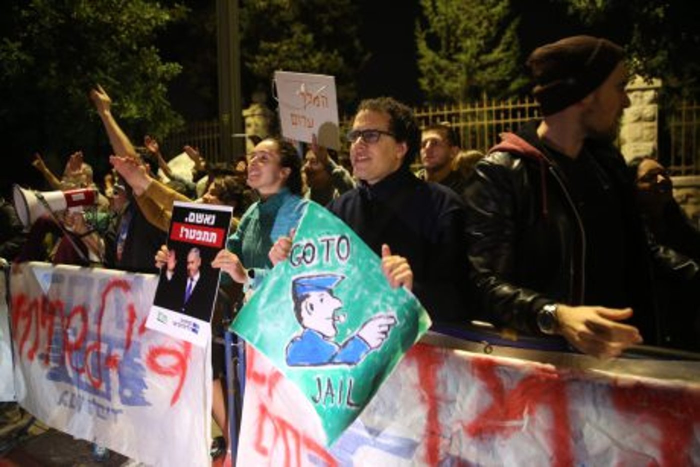 מימין ומשמאל: הפגנות בעד ונגד נתניהו בכל הארץ • צפו