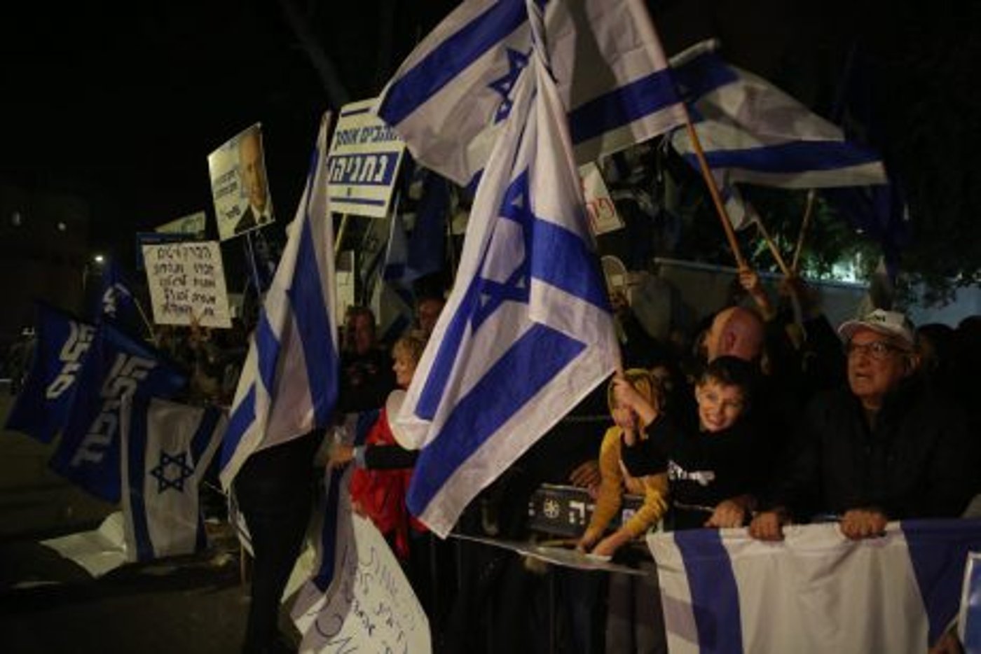 מימין ומשמאל: הפגנות בעד ונגד נתניהו בכל הארץ • צפו