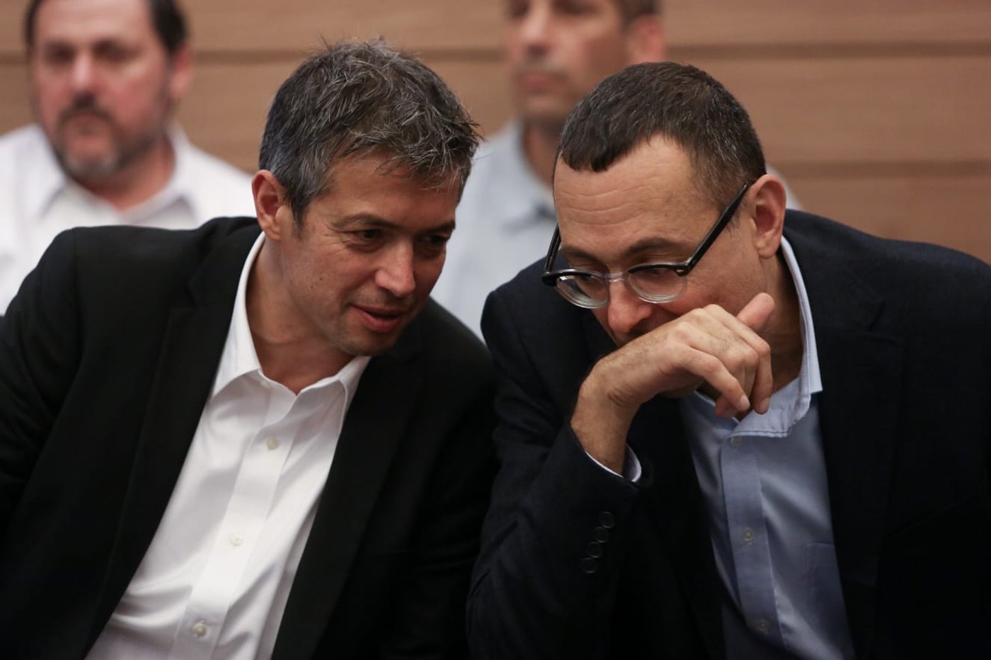 האוזר והנדל