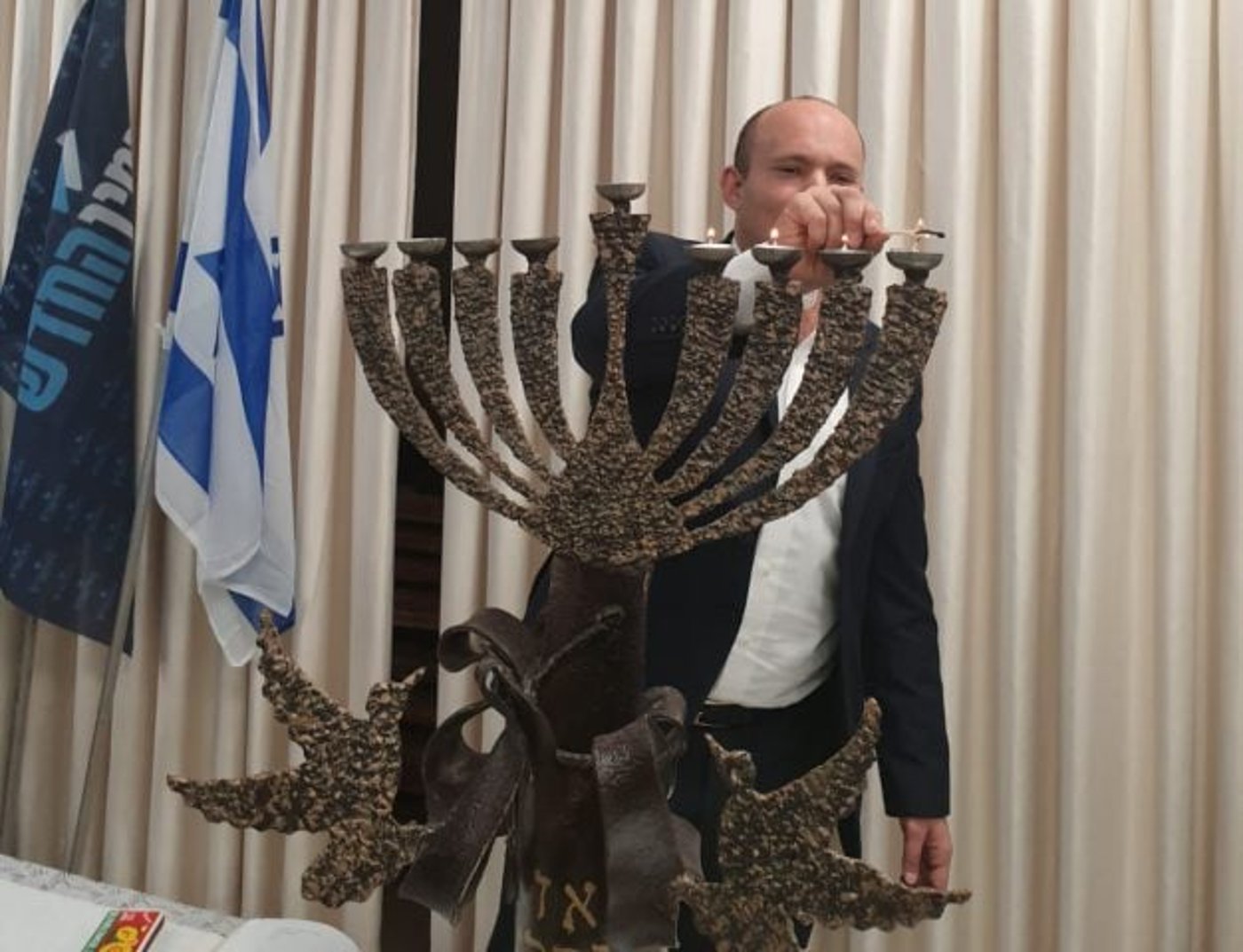 בנט: "הדבר הנכון לישראל הוא להתנער מבית הדין"