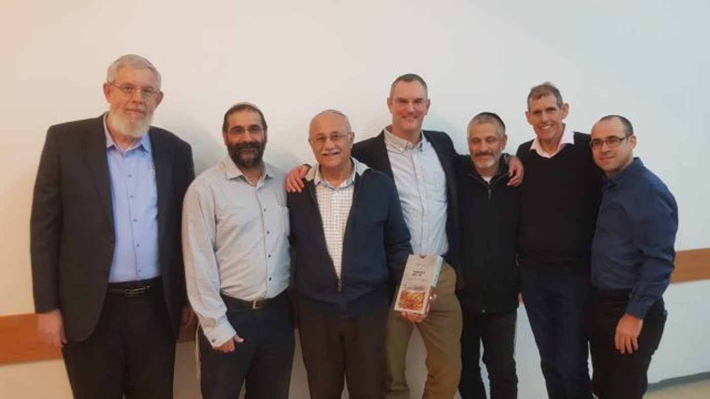 מאות בהיכל שלמה בהשקת ספרו של פרופ' יוני גרוסמן