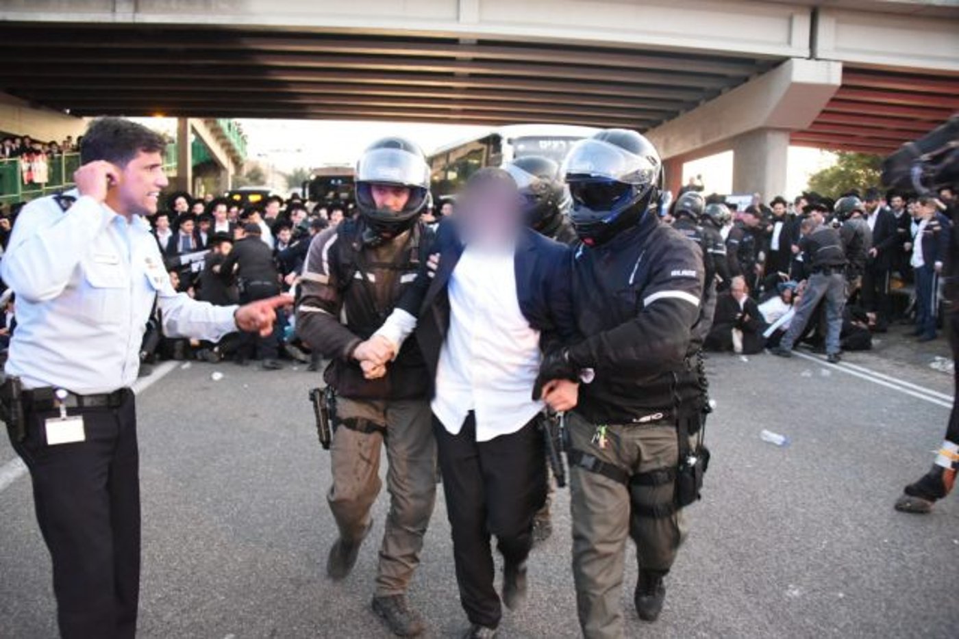 ההפגנה בצומת קוקה קולה (קרדיט: דוברות המשטרה)