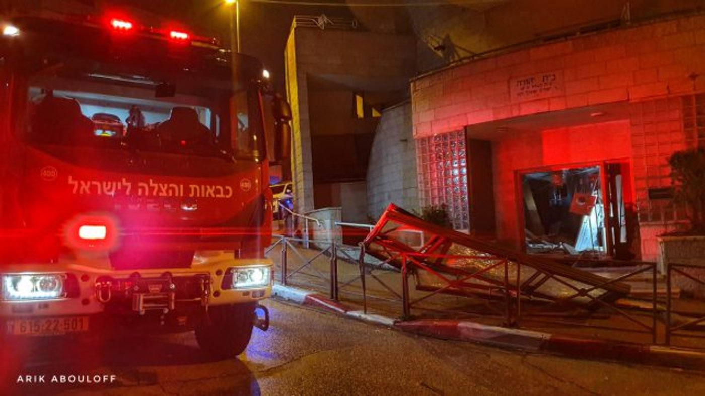 פיצוץ גז החריב בית כנסת בשכונת בית וגן בירושלים