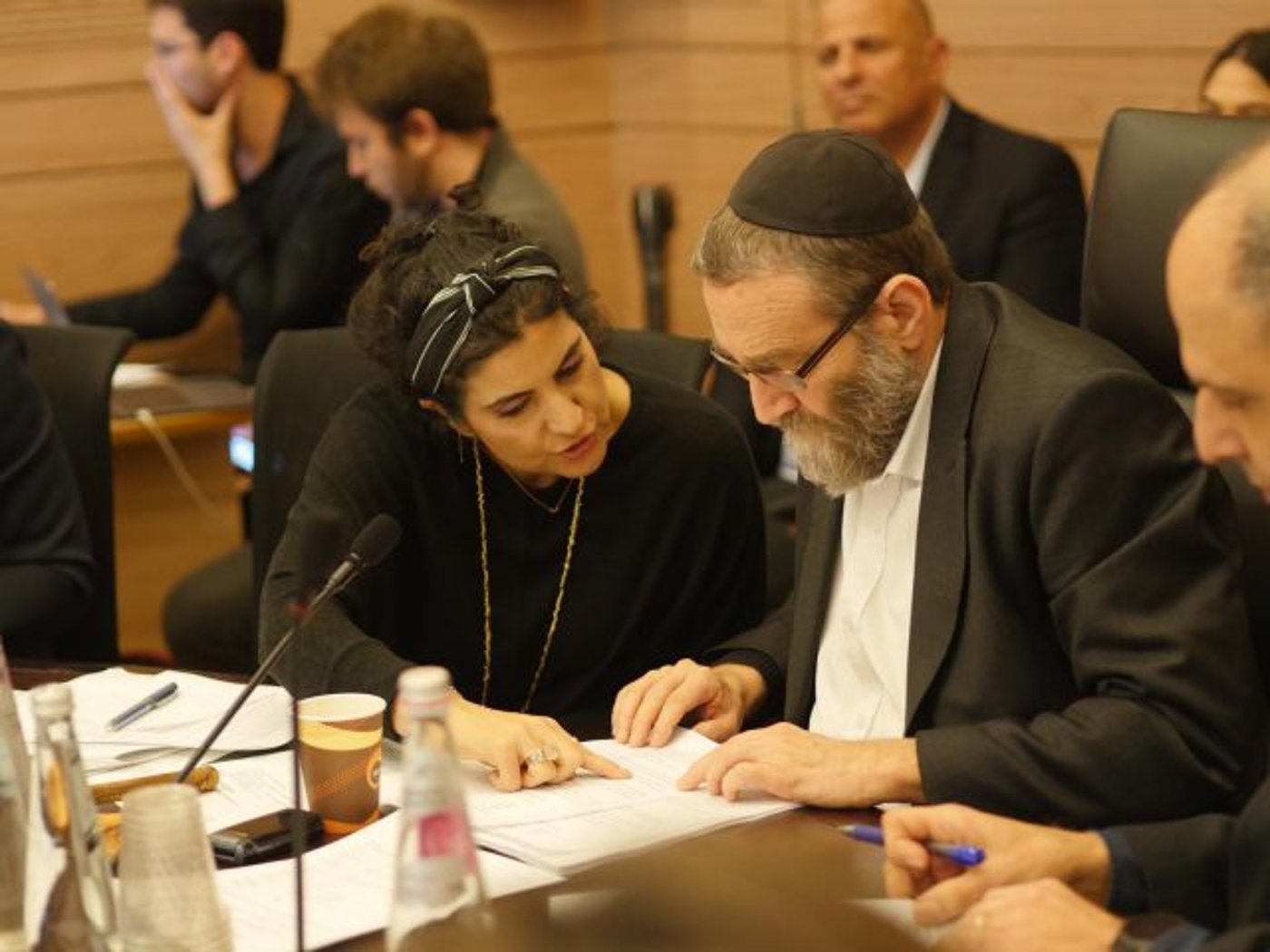 אפיק לצד יו"ר ועדת כספים משה גפני