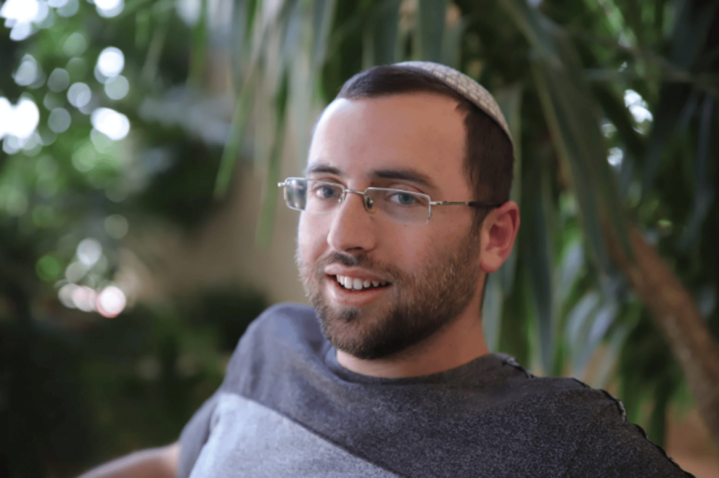 עובד פרל.