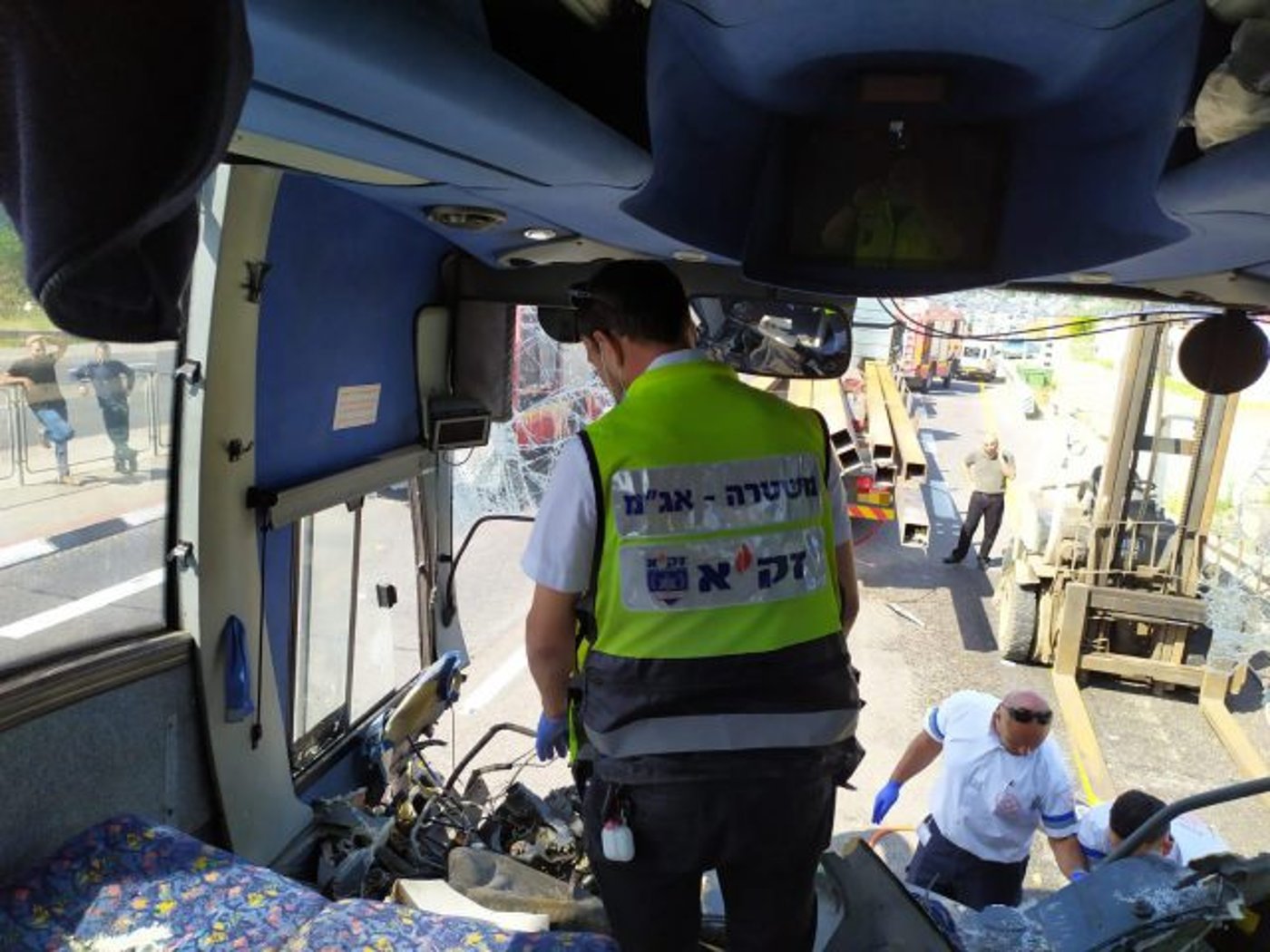 אוטובוס נכנס במשאית בכביש 65: הנהג נהרג