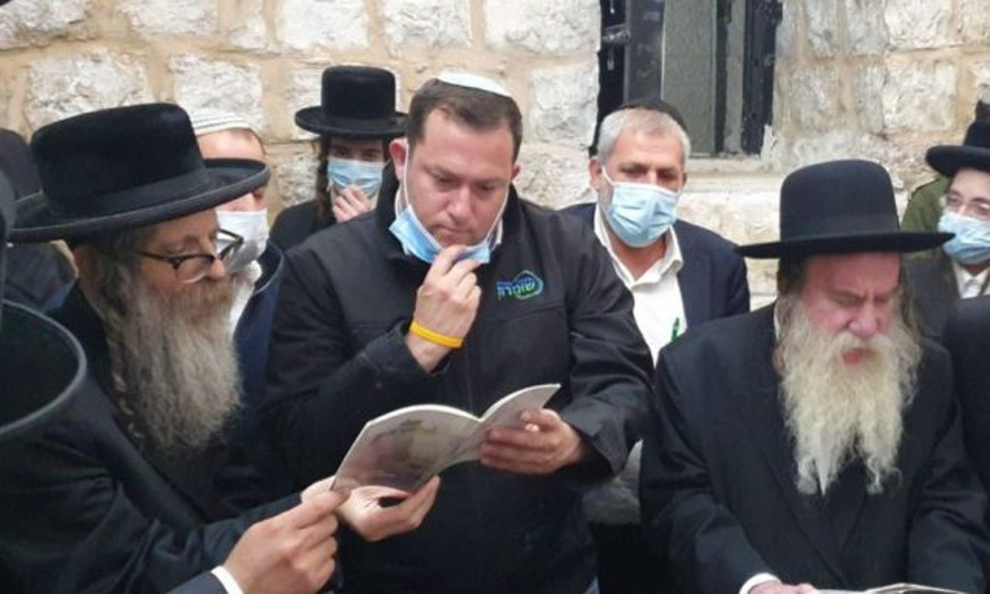 אלפים בקבר יוסף: "לא נקבל ריבונות סמלית"